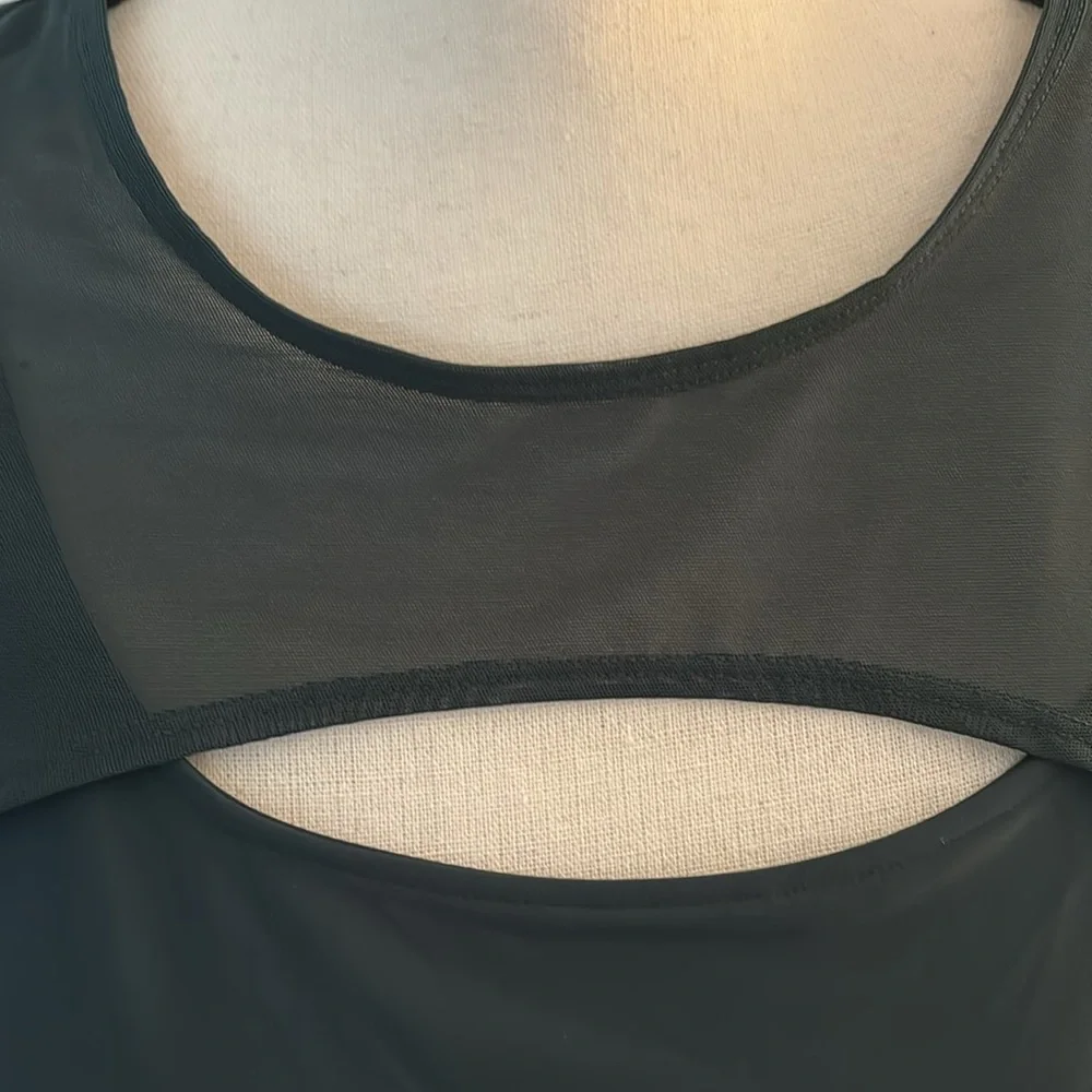 Old navy active tank with overlay